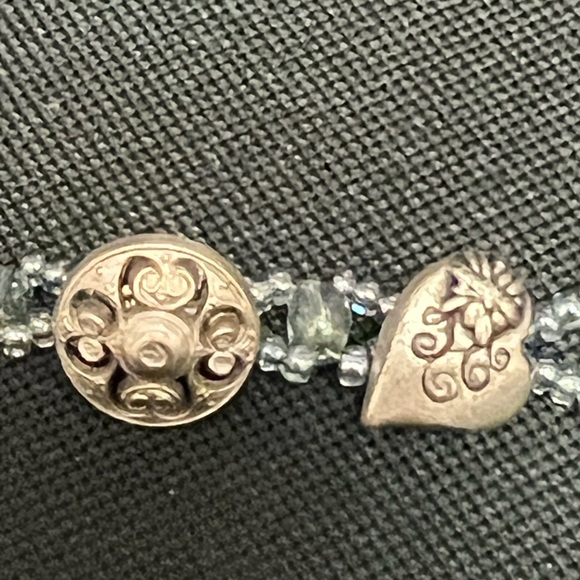 Silver-tone button bracelet. With light blue seed beads. - Picture 8 of 9